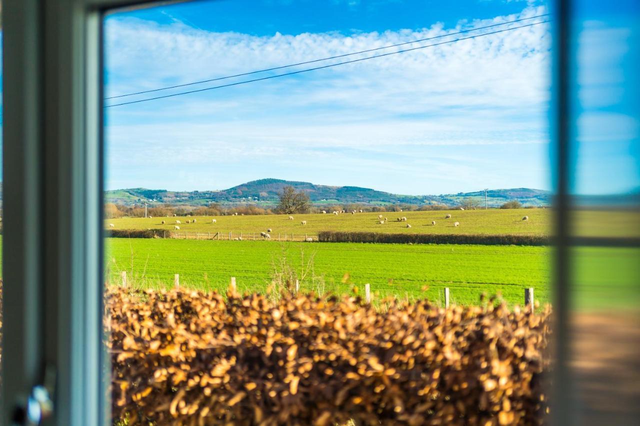 "Woodlands" By Greenstay Serviced Accommodation - Luxury 3 Bed Cottage In North Wales With Stunning Countryside Views & Parking - Close To Glan Clwyd Hospital - The Perfect Choice For Contractors, Business Travellers, Families And Groups Bodelwyddan Exterior foto