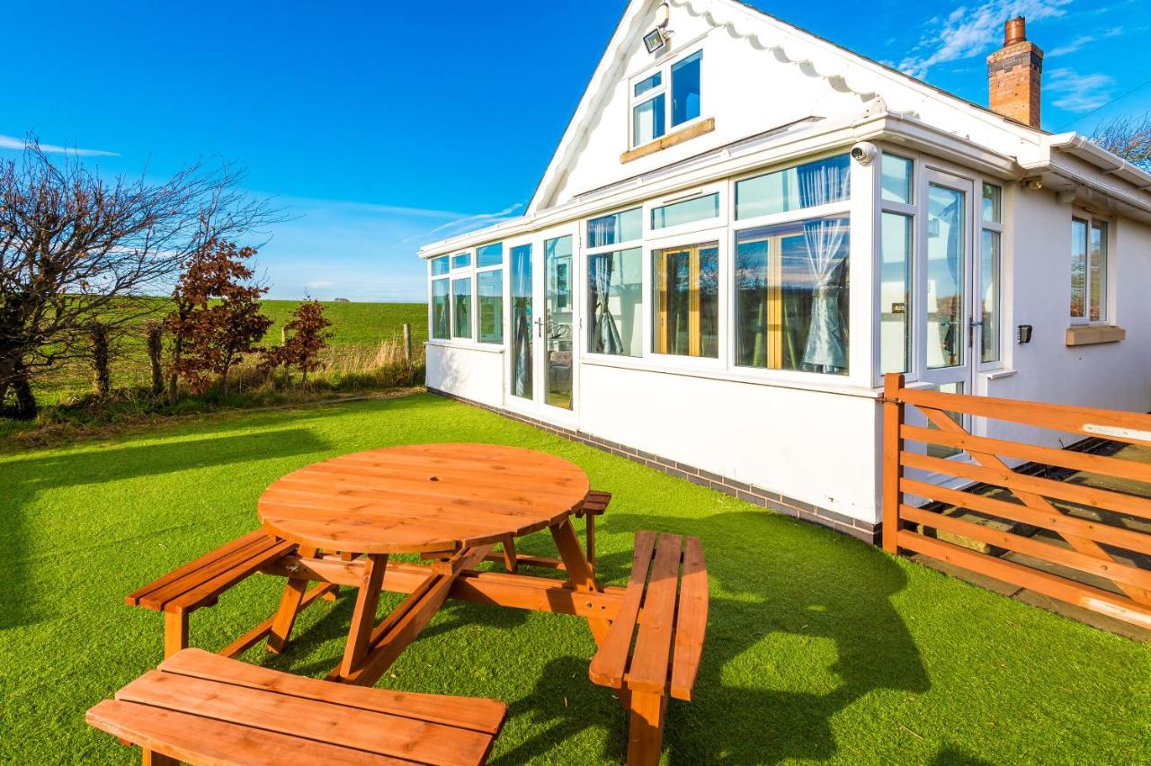 "Woodlands" By Greenstay Serviced Accommodation - Luxury 3 Bed Cottage In North Wales With Stunning Countryside Views & Parking - Close To Glan Clwyd Hospital - The Perfect Choice For Contractors, Business Travellers, Families And Groups Bodelwyddan Exterior foto